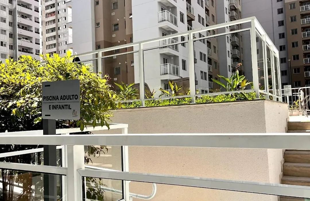 Apartamento de 2 quartos, com piscina e há 10 km de copacabana-1