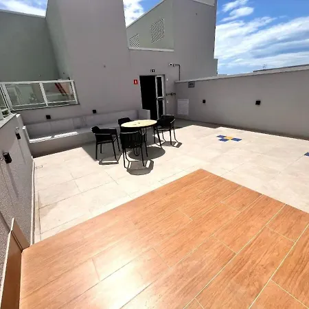 Apartamento de 2 quartos, com piscina e há 10 km de copacabana-2